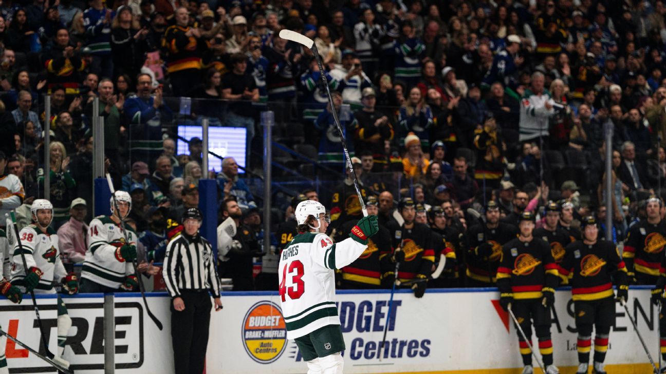 Hughes hears boos in Vancouver return with Wild